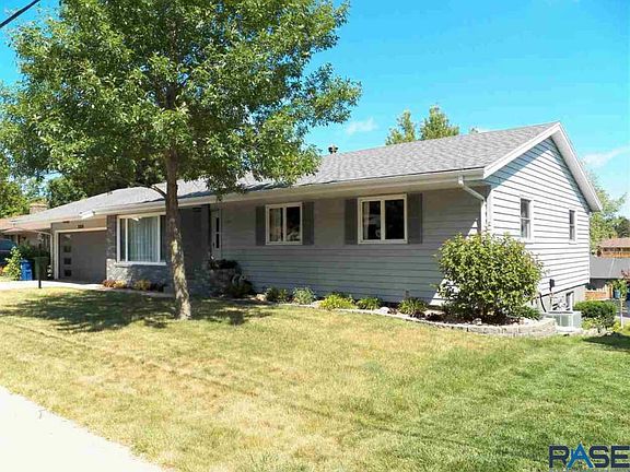 2nd image of 1524 E 49th St