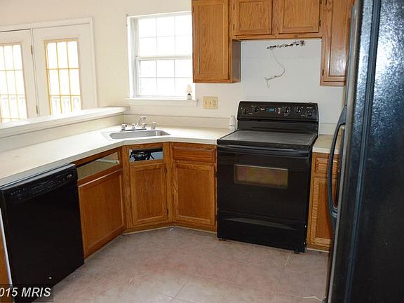 3rd image of 8817 Creekway Dr