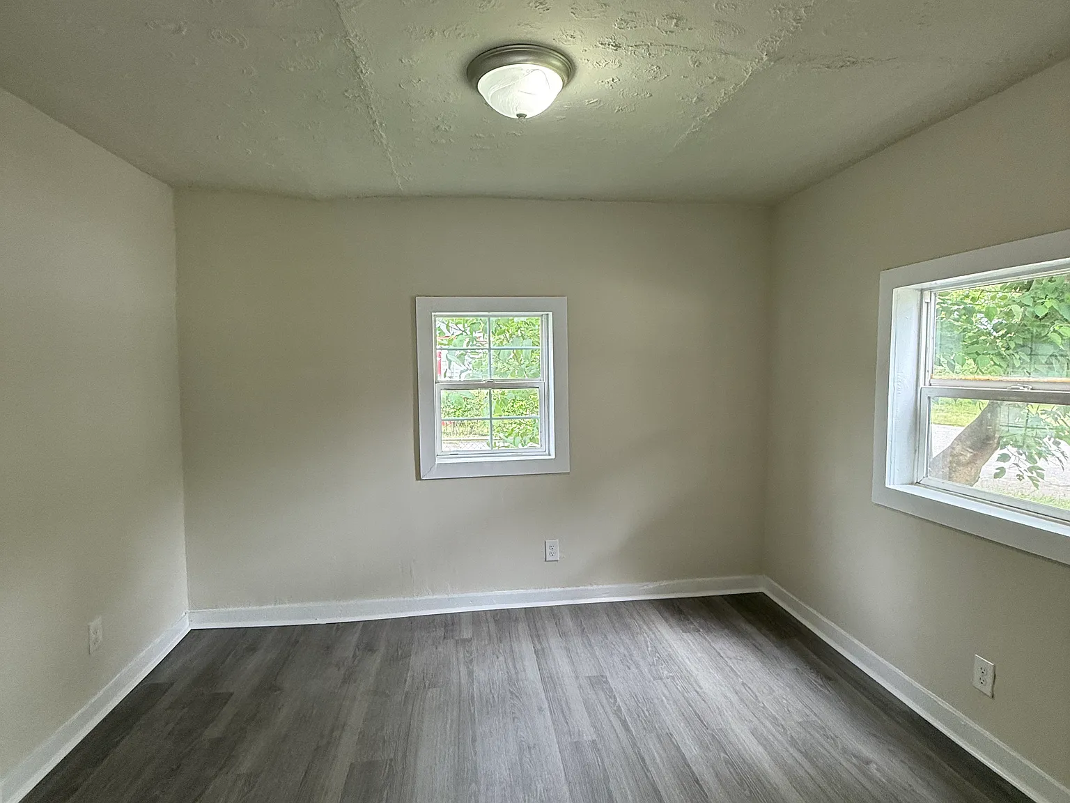 4 bed, 1432 sqft, $1,200 — Photo 3
