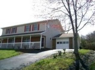 590 Kamran Dr NW, Christiansburg, VA 24073