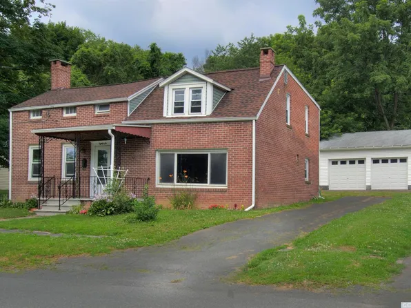 86 N Franklin St, Athens, NY 12015