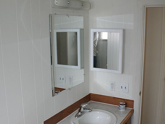 Wash basin