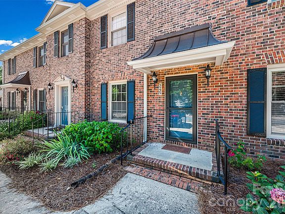 2nd image of 245 Pointe Cir