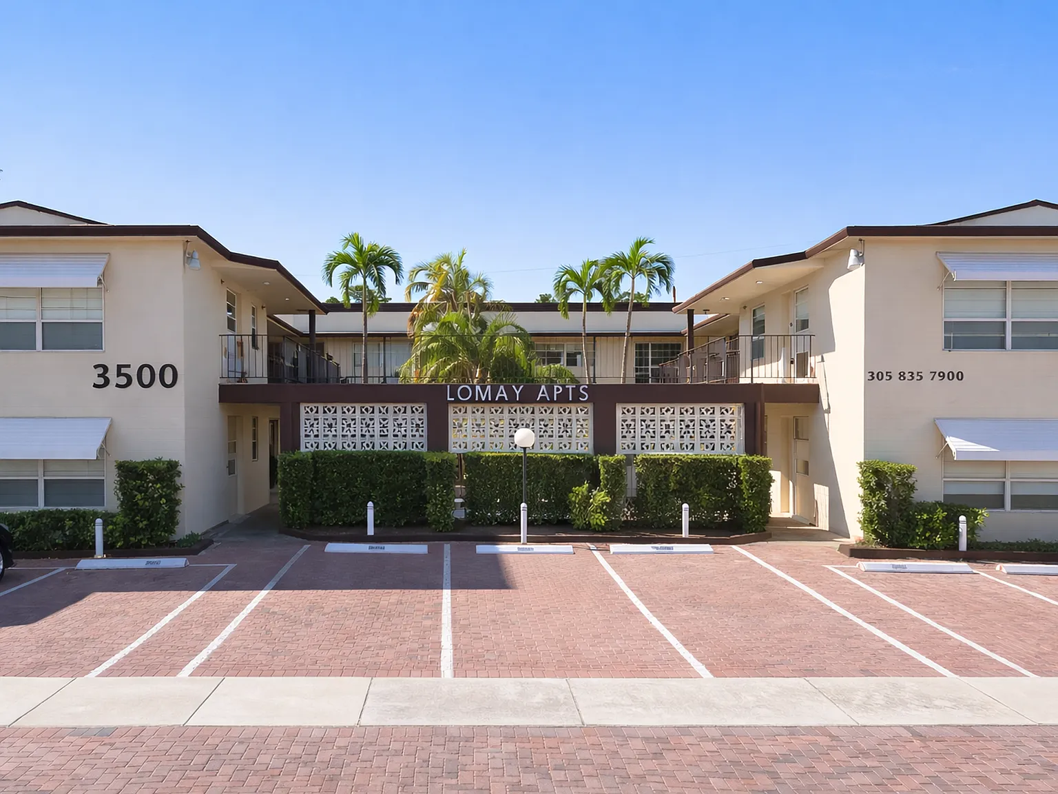 3500 Jackson St Hollywood, FL 33021 — Photo 2