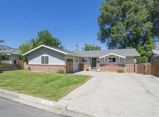 812 Hillcrest Rd, Carson City, NV 89703