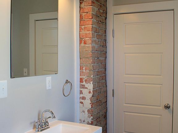5th image of 17 N Ferree St