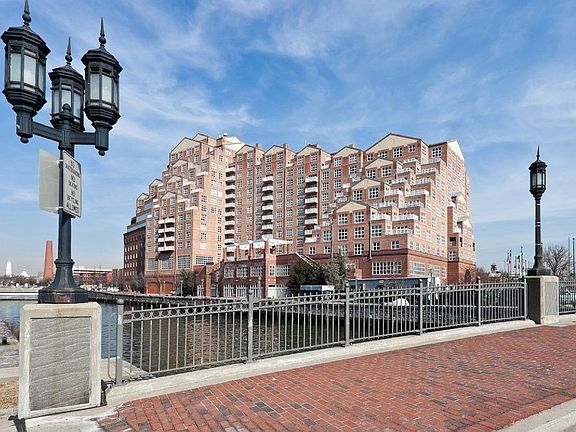 2nd image of 250 President St Unit 700