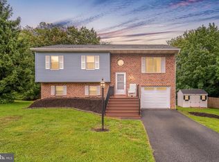 1711 Valley Vista Dr, York, PA 17406