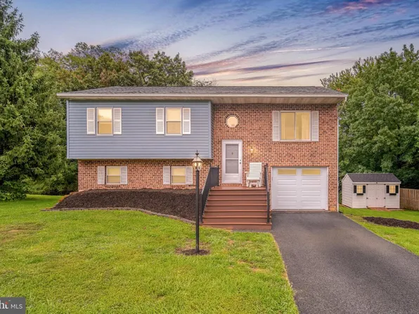 1711 Valley Vista Dr, York, PA 17406