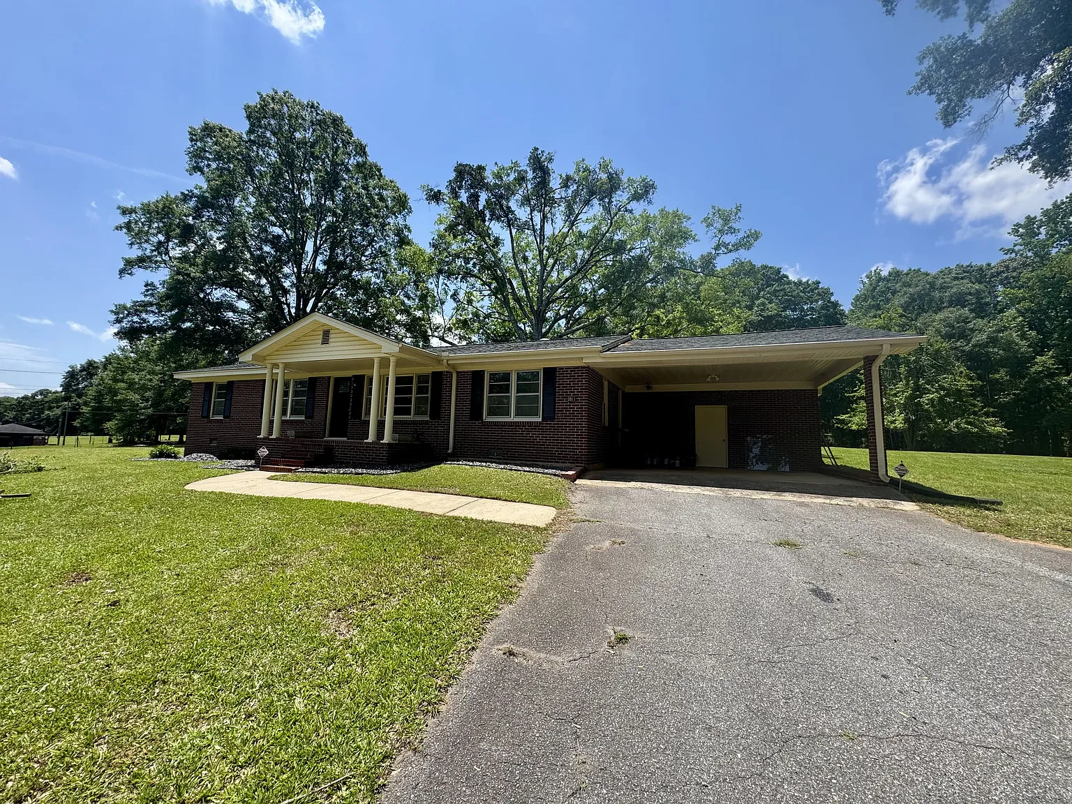 4 bed, 1700 sqft, $2,250 — Photo 2