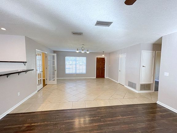 4th image of 14511 Brentwood Dr