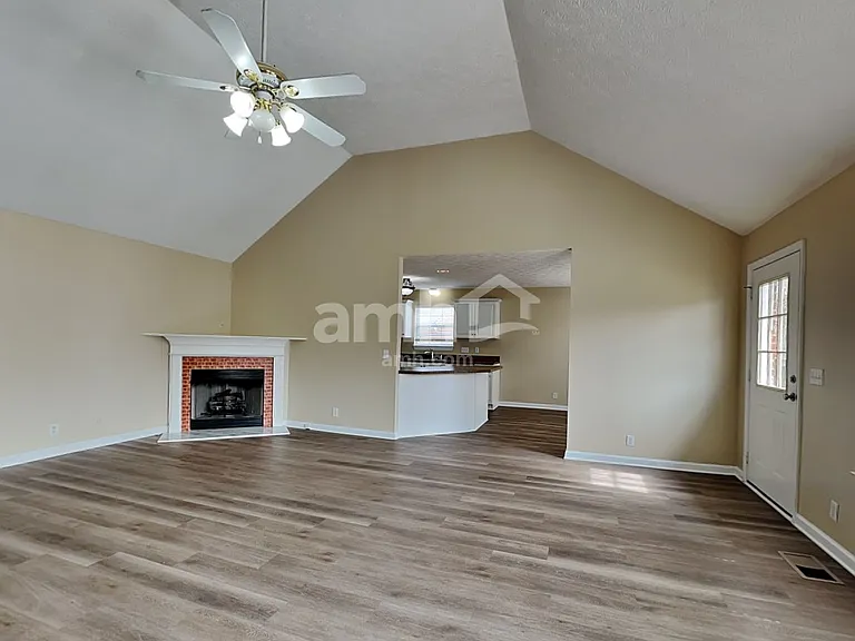 1612 E Blairmont Dr — Photo 6