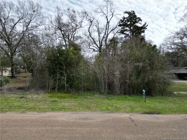 308 N 4th St, Kinder, LA 70648