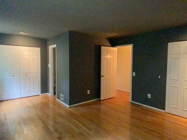 6016 Westbourne Pl, Centreville, VA 20120