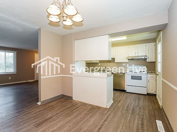 4th image of 4670 Glengate Dr