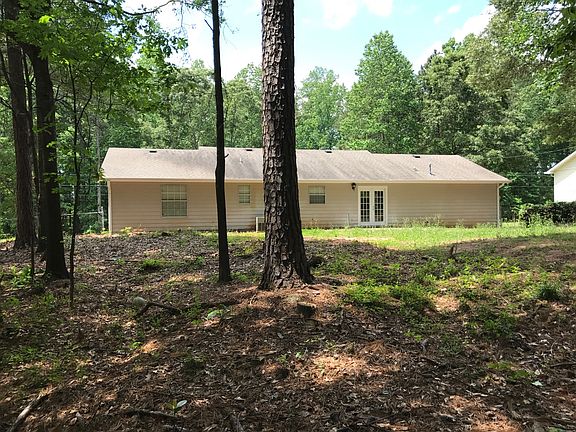 3rd image of 105 Meadowbrook Dr