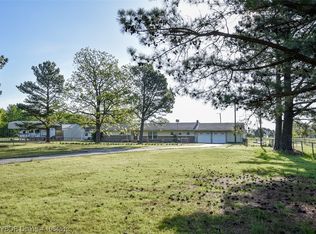106935 S 4770th Rd, Muldrow, OK 74948