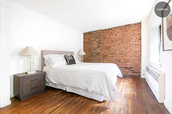 Sold by Triplemint | media 10