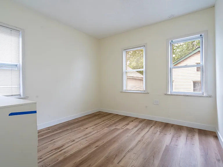 1116 W 19th Pl #2F — Photo 7