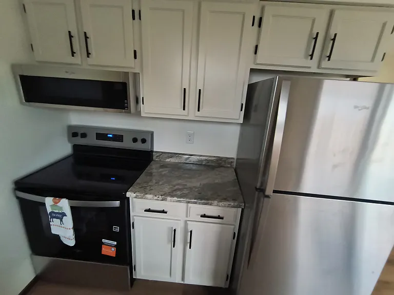 1919 Canterbury Dr — Photo 7