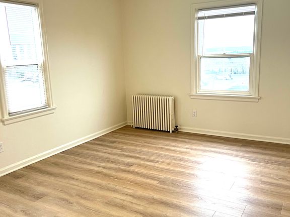 4th image of 310 N Tacoma Ave #A