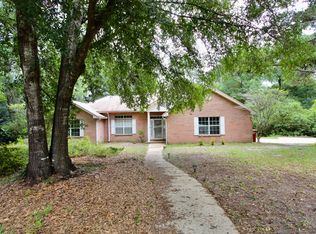 218 Golf Course Dr, Crestview, FL 32536