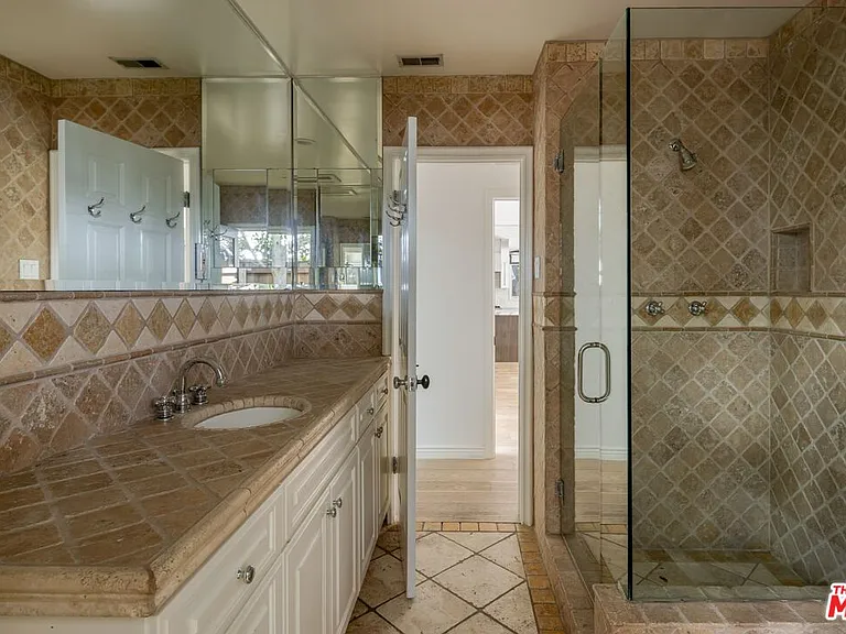 11362 Chenault St — Photo 31