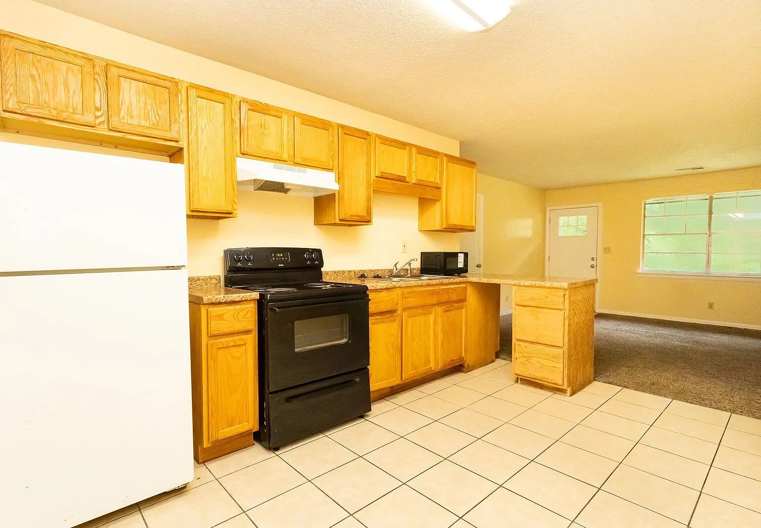 2 bed, 1.0 bath, 900 sqft, $1,095 — Photo 3
