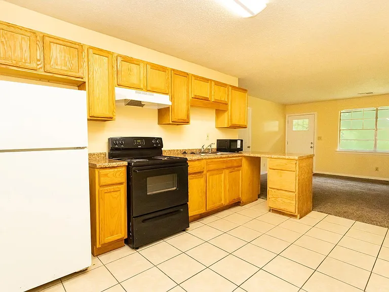 3884 Youngstown Rd #3884 — Photo 1