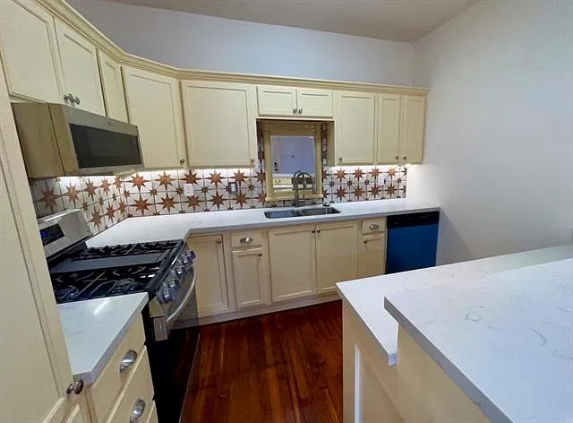 8014 Burthe St #B — Photo 10