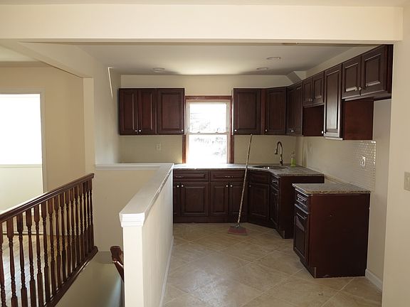 5th image of 343 Beach 47th St