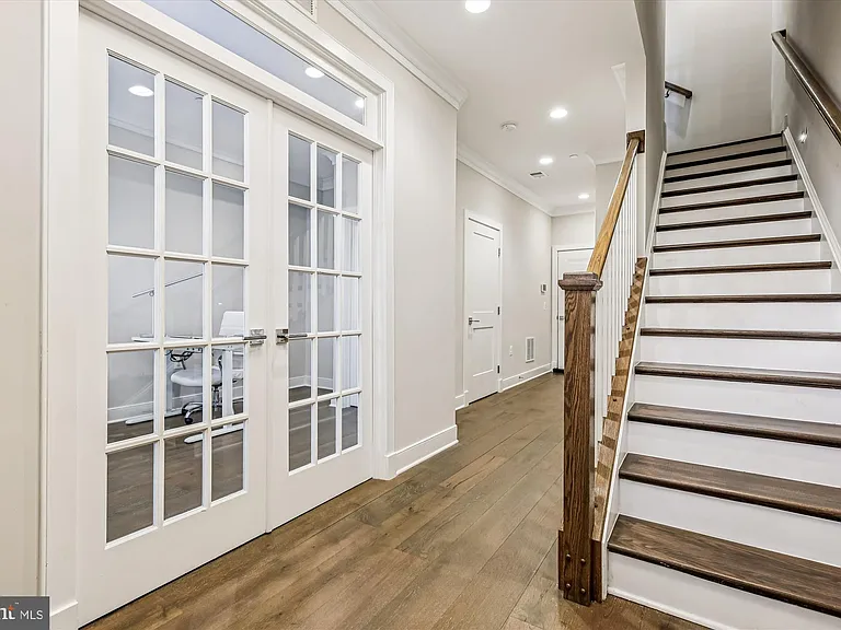 10340 Grosvenor Pl — Photo 6