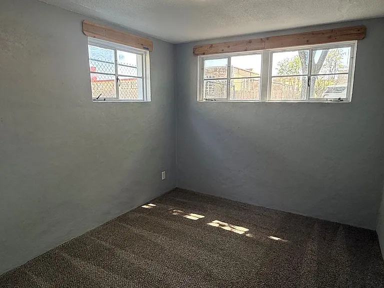 220 W 9th St #2 — Photo 3
