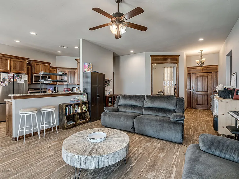 2265 County Road 1258 — Photo 43
