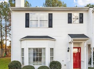 108 Pointe Crest Ct, Cary, NC 27513