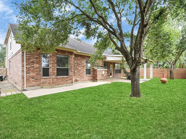 2504 Harbor Chase Dr — Photo 36