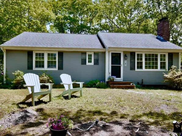 4 Spinnaker Ln, Bourne, MA 02532