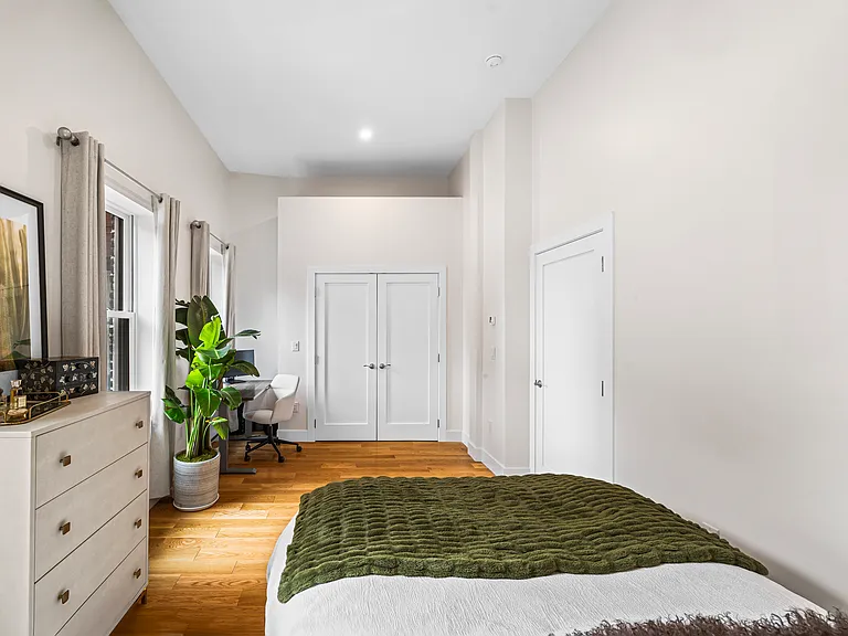 546 Hudson St #3 — Photo 6