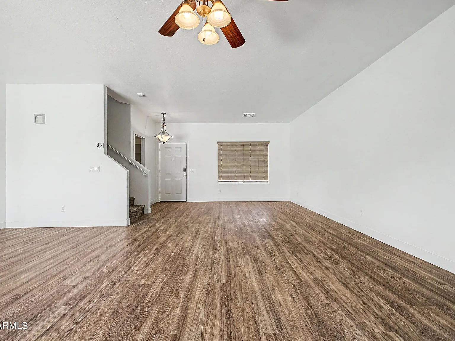 5 bed, 3.0 bath, 2453 sqft, $2,500 — Photo 4