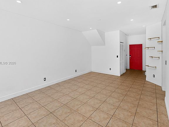 5th image of 85 SW 15th Ter