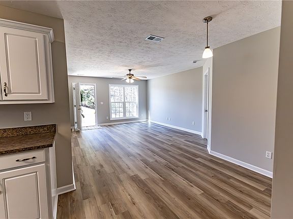 4th image of 2800 Edgemont St