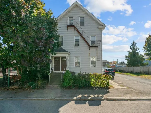 51 Johnson St, Pawtucket, RI 02860