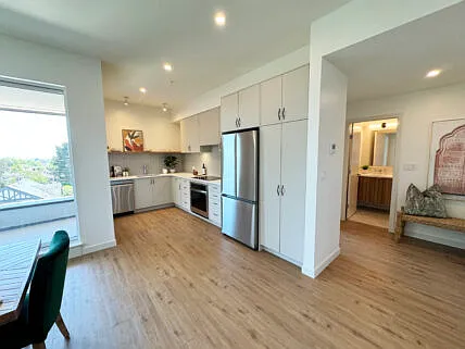 1120 Burdett Ave #1215268 photo 1