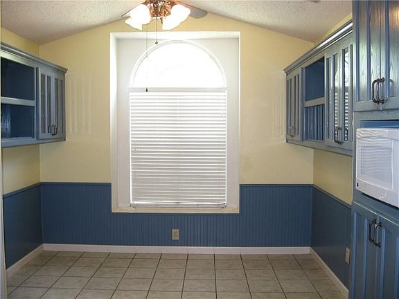 3rd image of 112 Woodcreek Dr