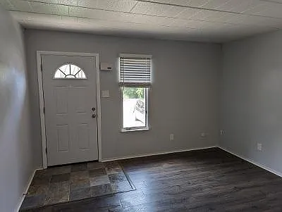 39 Shraders Ln — Photo 2