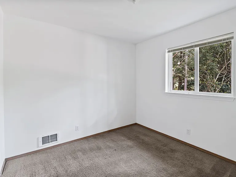 760 NW Paragon Pl — Photo 10