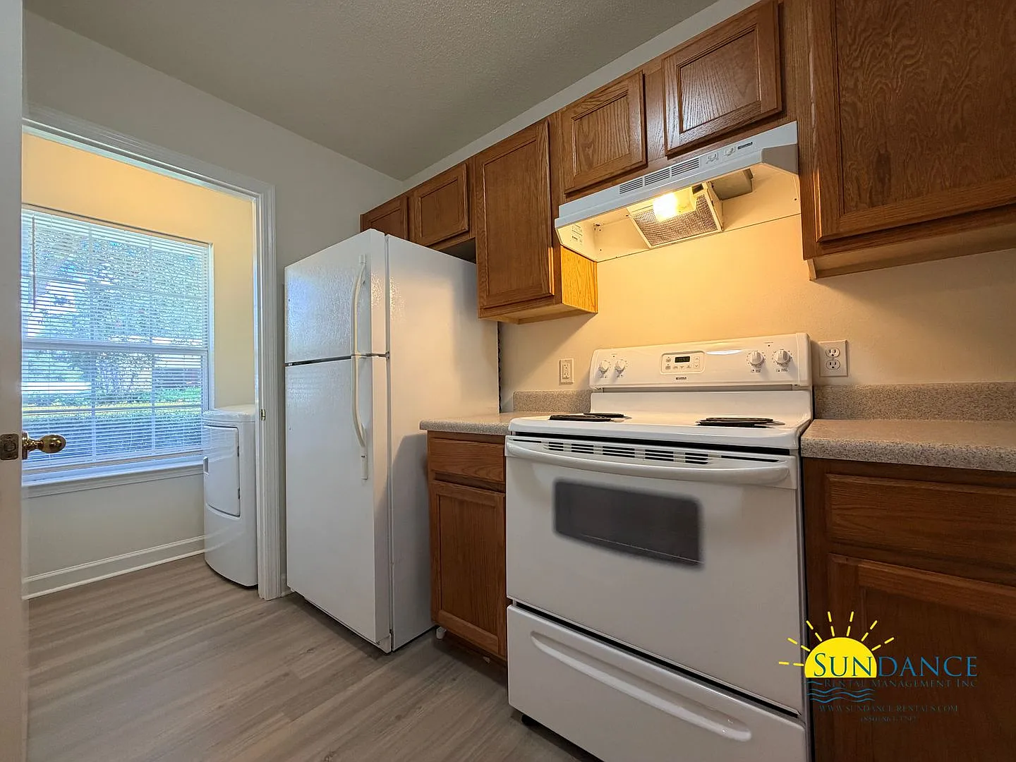 2 Bedroom 2.5 Bath Townhome Centrally Located in Fort Walton Beach! — Photo 4