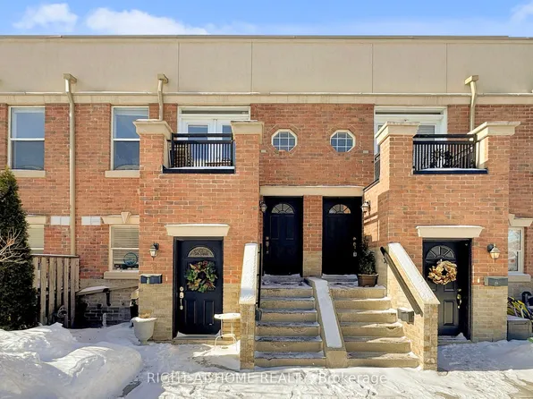 55 Halton St #213, Toronto, ON M6J 1R5