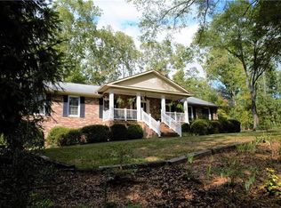 4927 Bayshore Dr, Seneca, SC 29672