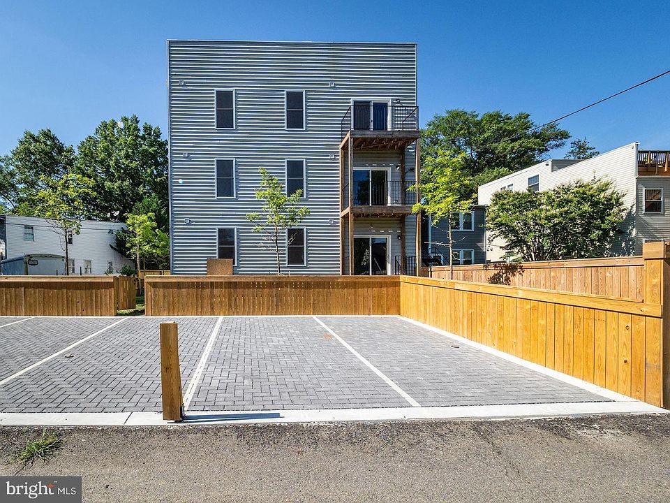 2nd image of 1350 Nicholson St NW #9